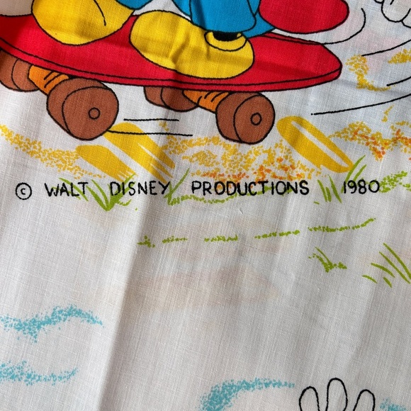 Vintage 1980 Walt Disney Productions Mickey Minnie Mouse Bedsheet Fabric Cartoon - Picture 4 of 7